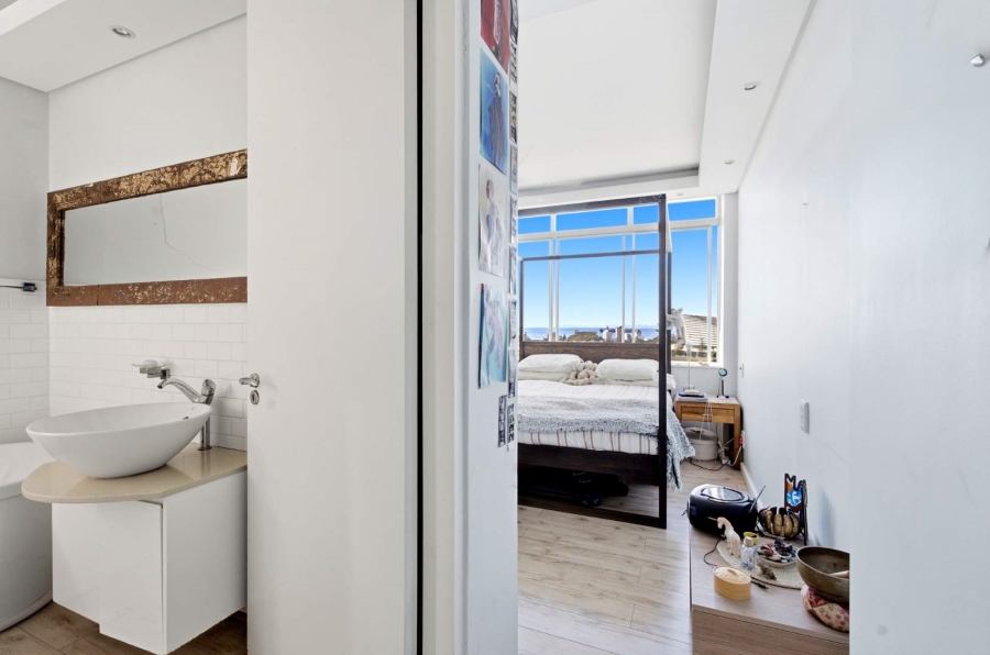To Let 3 Bedroom Property for Rent in Green Point Western Cape